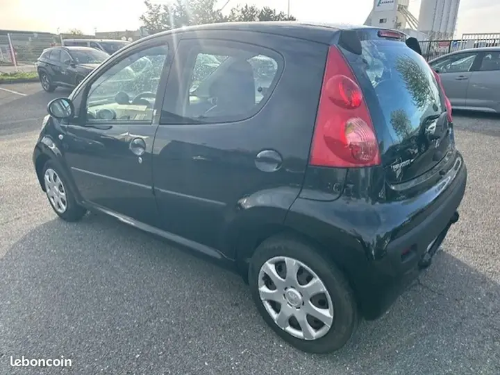 Peugeot 107 2010 photo 4
