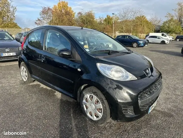 Peugeot 107 2010 photo 2