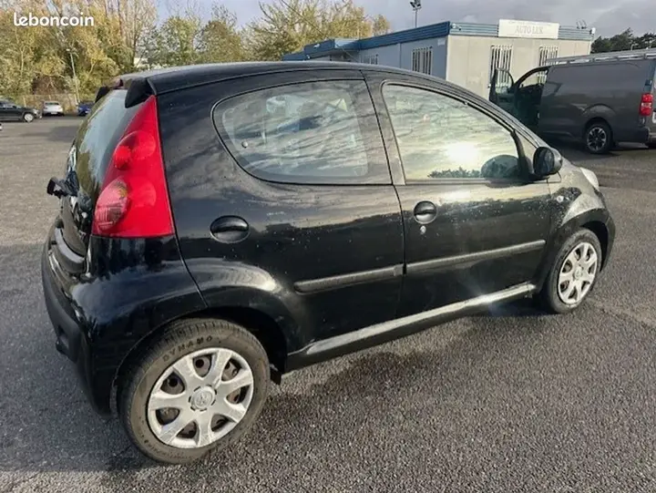 Peugeot 107 2010 photo 3