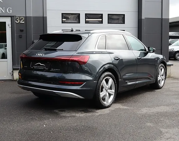Audi E-Tron 2022 photo 2
