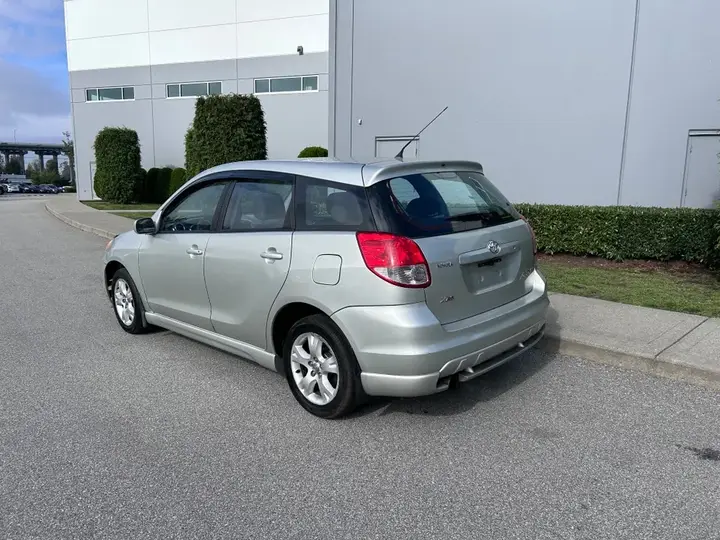 Toyota Matrix 2004 photo 2