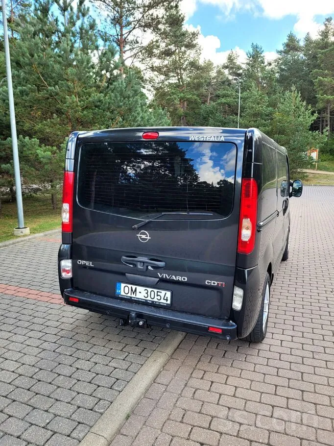 Opel Vivaro 2011 photo 4