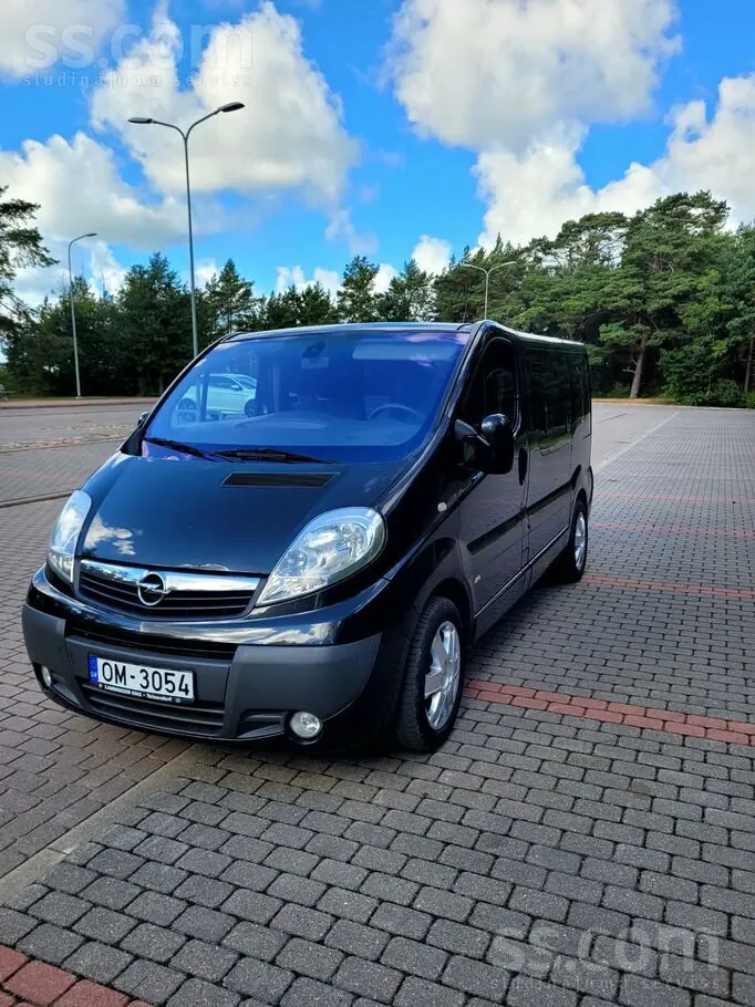 Opel Vivaro 2011 photo 3