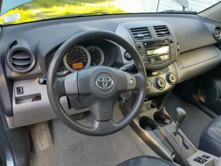 Toyota Rav4 2010 photo 4