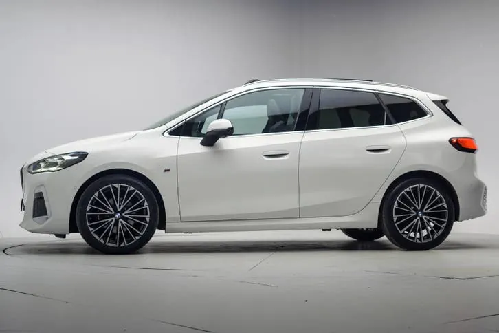 BMW 2 Series Active Tourer 2023 photo 2