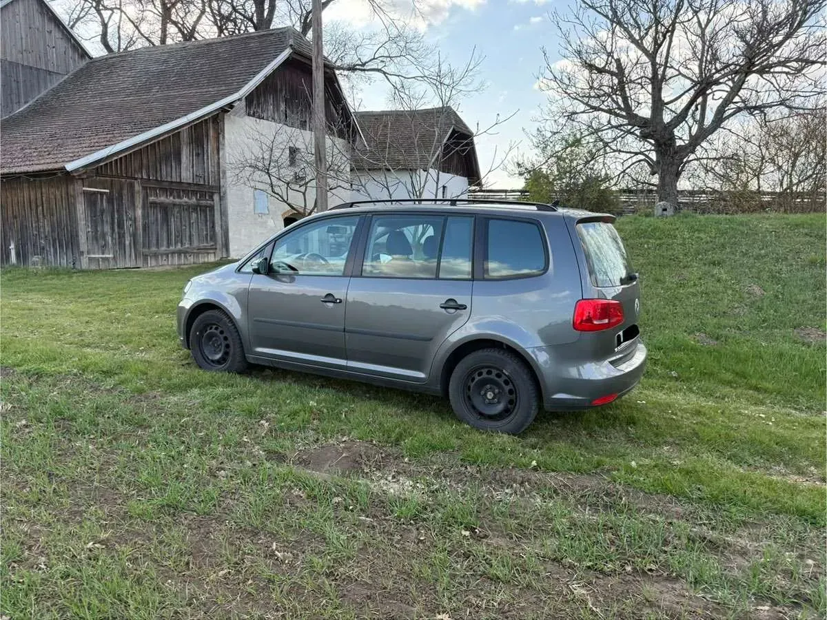 Volkswagen Touran 2014 photo 3