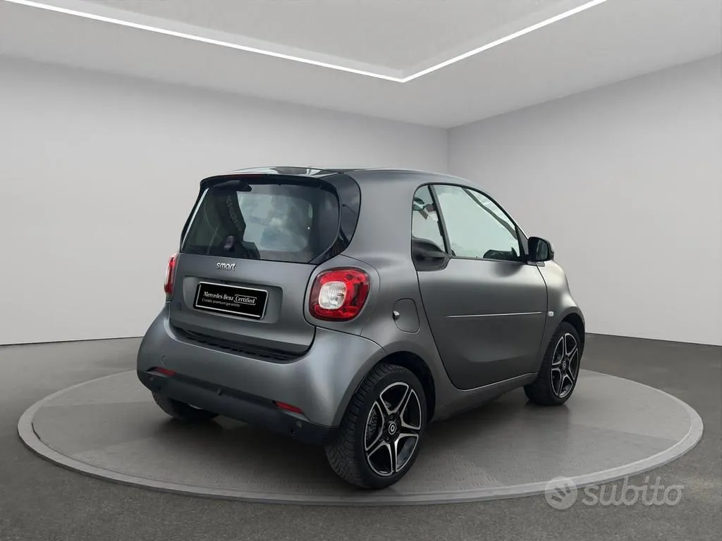 Smart Fortwo 2022 photo 2
