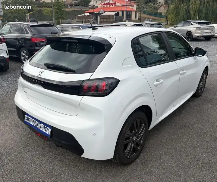 Peugeot 208 2022 photo 4