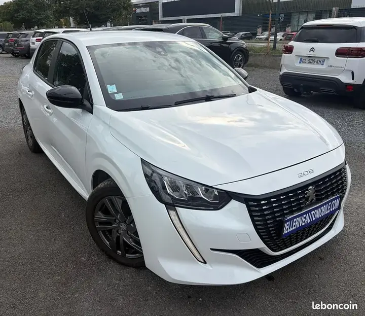 Peugeot 208 2022 photo 2