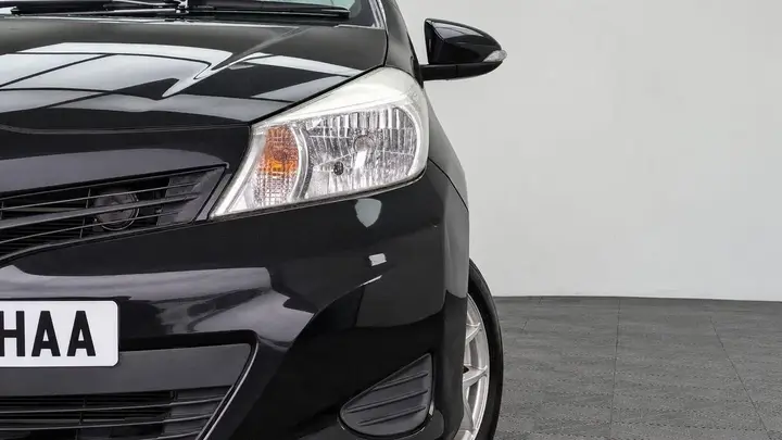Toyota Yaris 2012 photo 2