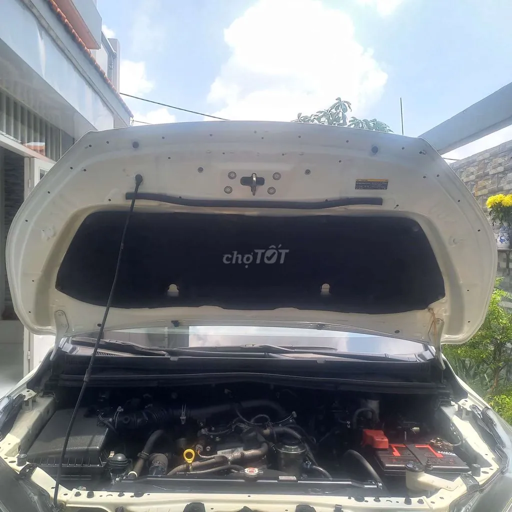 Toyota Innova 2022 photo 2