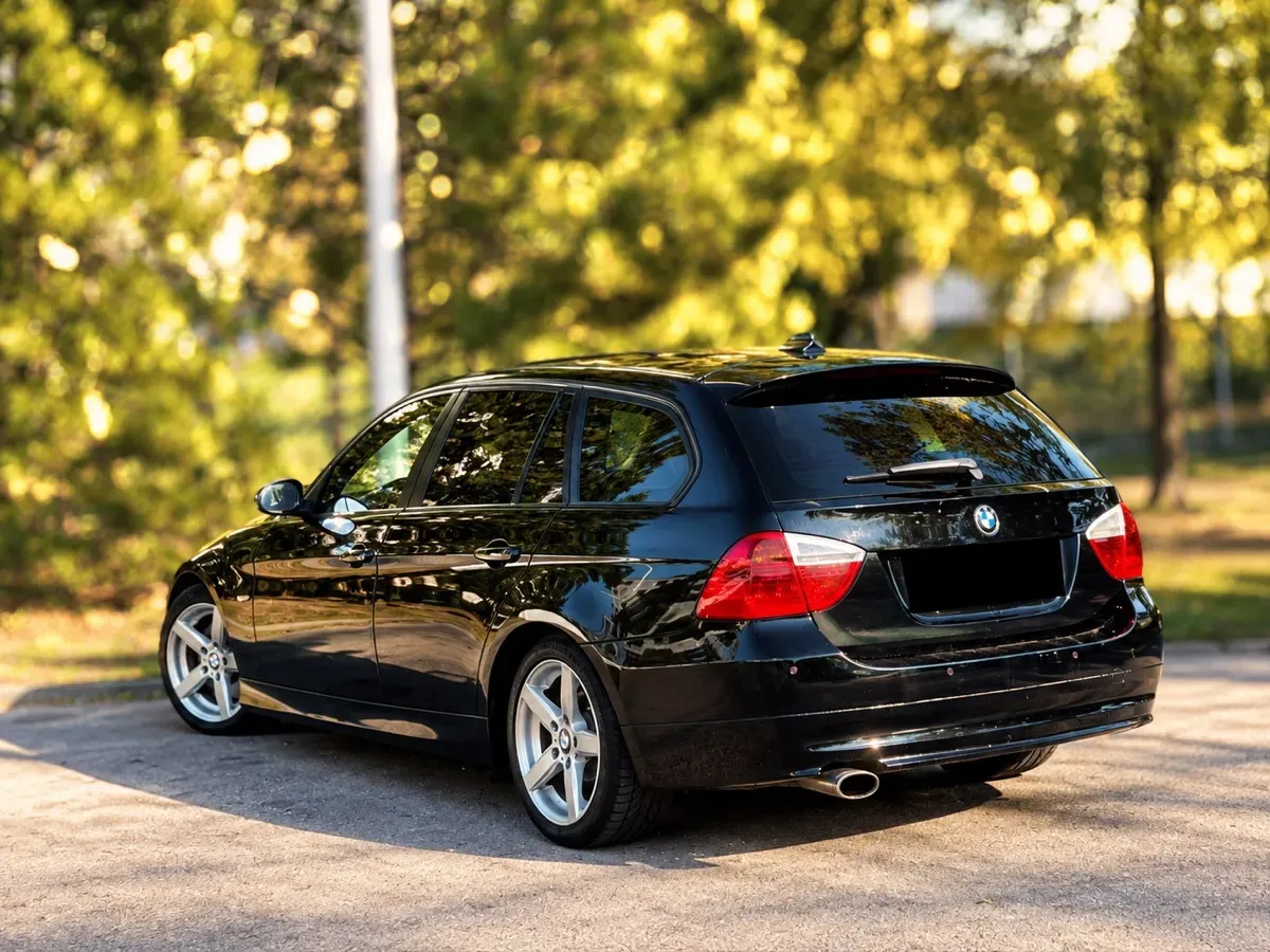 BMW 3 Series 2008 photo 2
