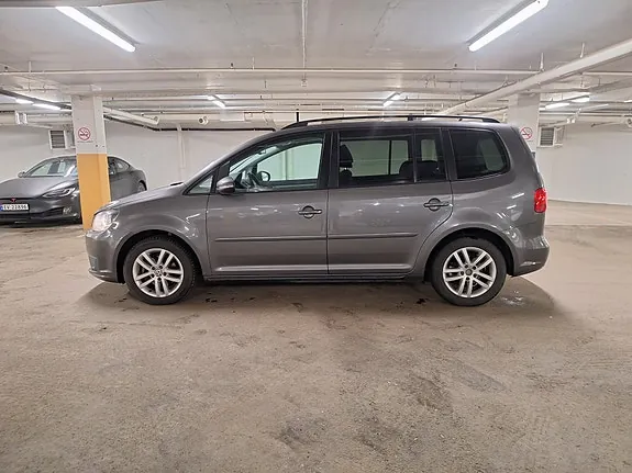 Volkswagen Touran 2012 photo 4