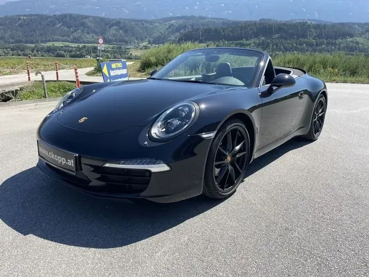Porsche 911 Carrera Cabriolet Black Edition