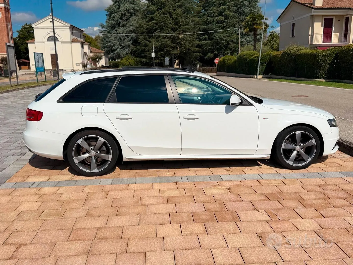 Audi A4 Avant 2011 photo 5