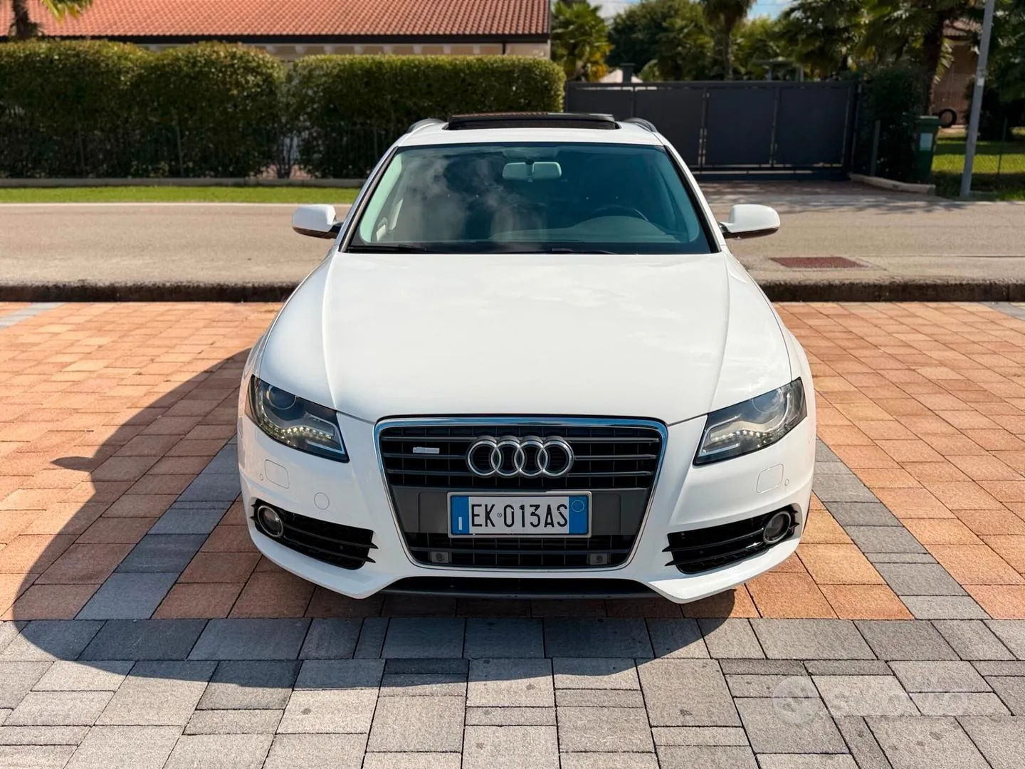 Audi A4 Avant 2011 photo 2