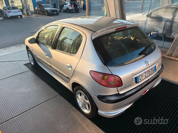 Peugeot 206 2003 photo 3