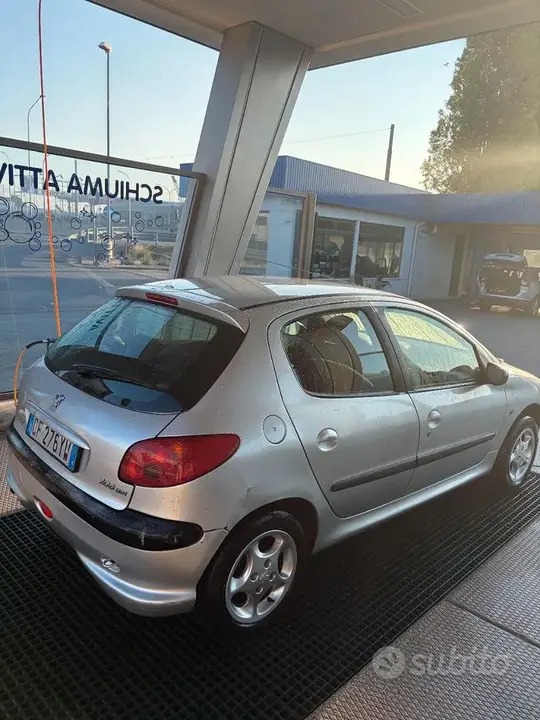 Peugeot 206 2003 photo 5