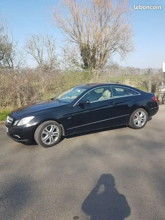 Mercedes-Benz E-Class 2009 photo 2