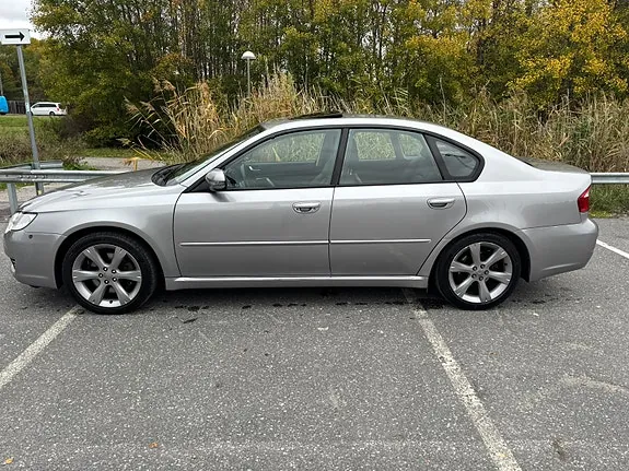 Subaru Legacy 2009 photo 2