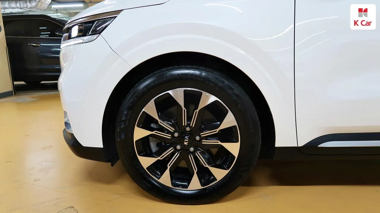 Kia Carnival 2021 photo 5