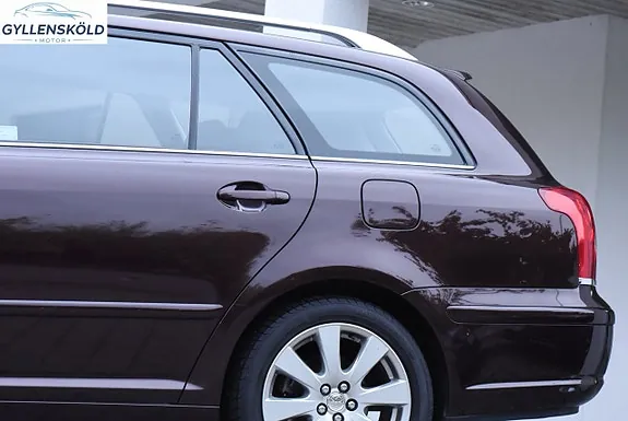 Toyota Avensis 2010 photo 4