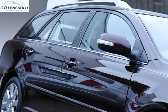 Toyota Avensis 2010 photo 3
