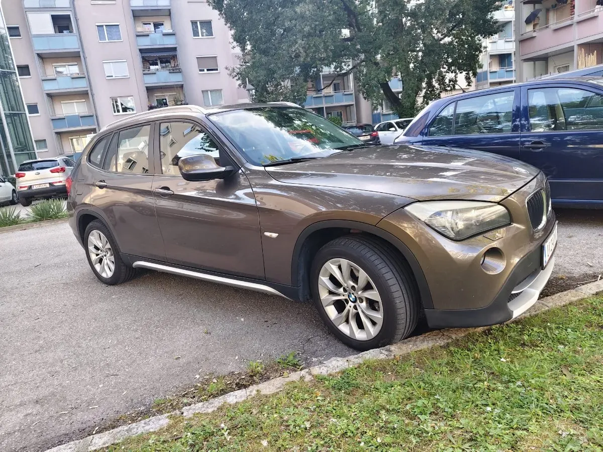 BMW X1 2011 photo 3