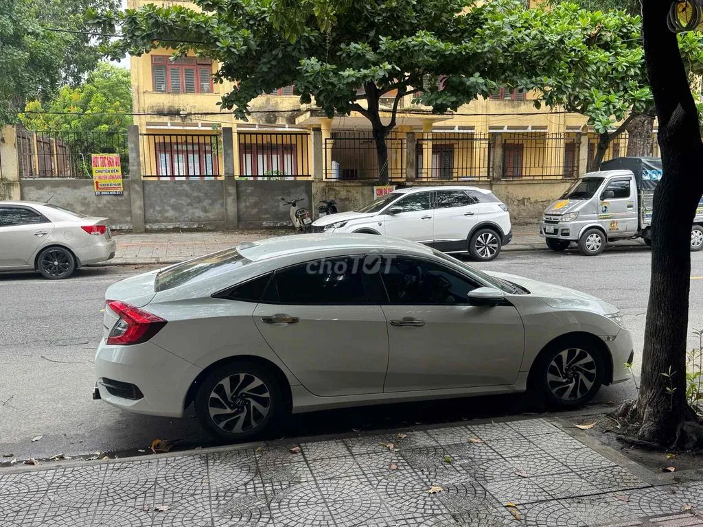 Honda Civic 2018 photo 3