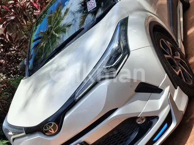Toyota C-Hr 2018 photo 4