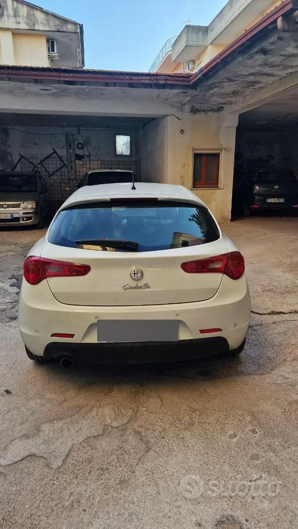 Alfa Romeo Giulietta 2011 photo 3
