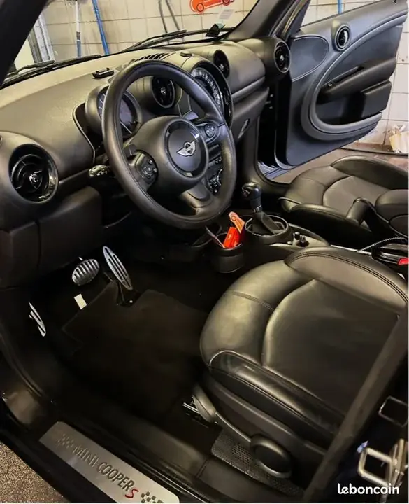 Mini Countryman 2015 photo 2