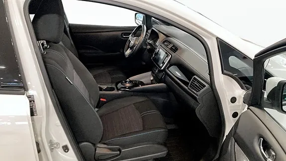 Nissan Leaf 2023 photo 3