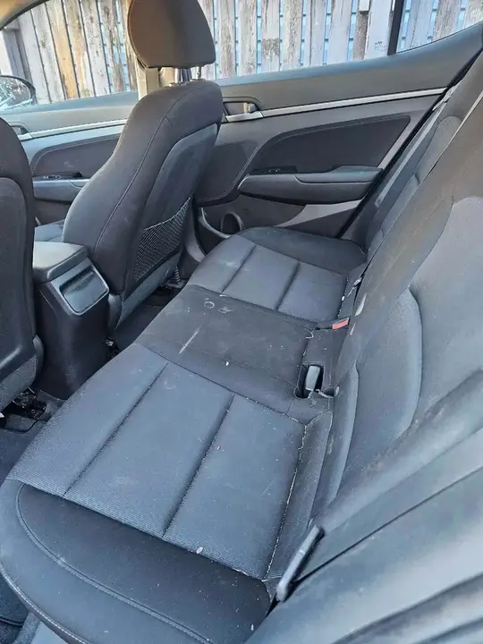 Hyundai Elantra 2018 photo 3