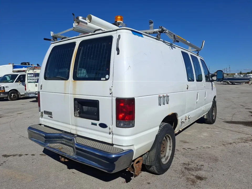 Ford E-Series 2011 photo 5