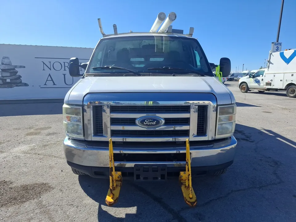 Ford E-Series 2011 photo 2
