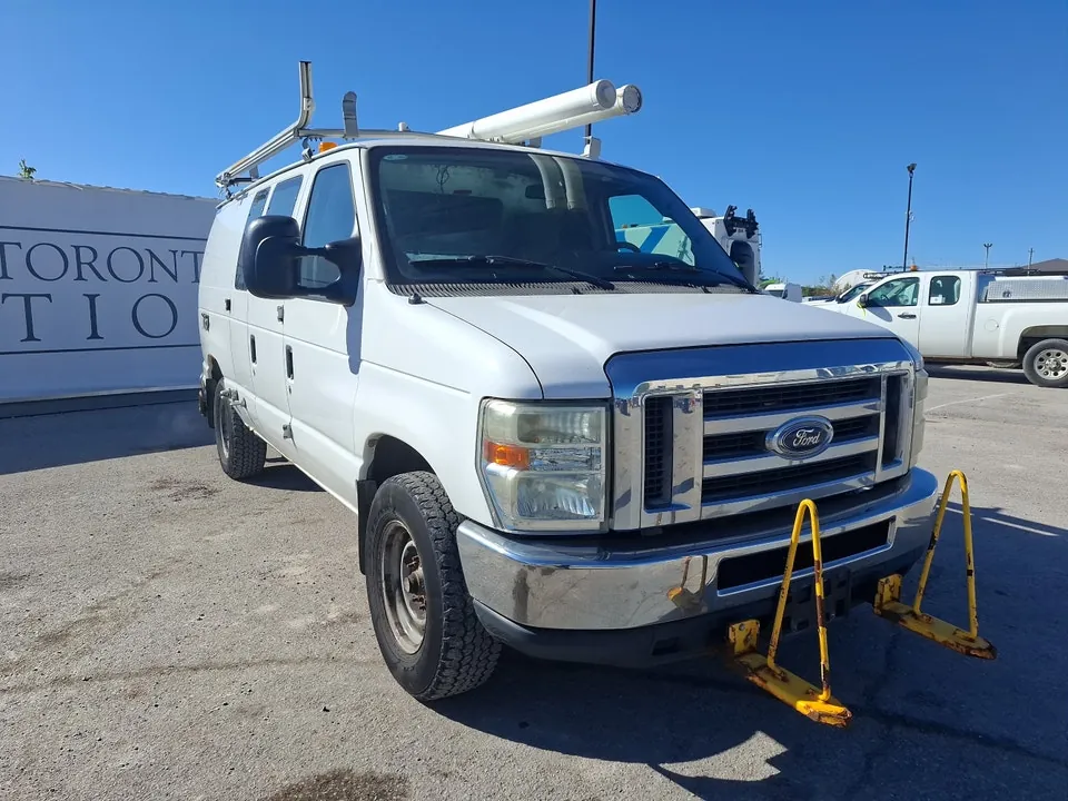 Ford E-Series 2011 photo 3
