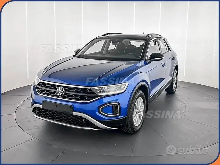 Volkswagen T-Roc 2023 photo 3
