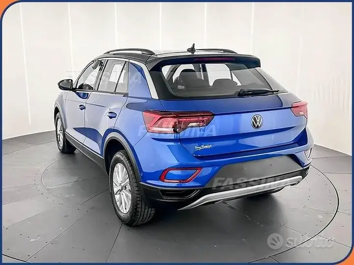 Volkswagen T-Roc 2023 photo 4