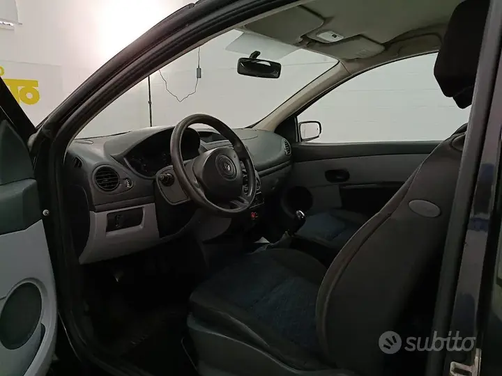 Renault Clio 2006 photo 5