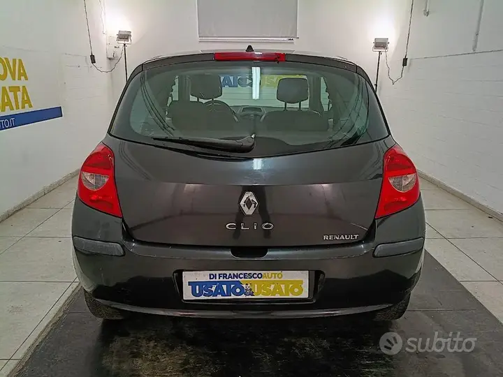 Renault Clio 2006 photo 4