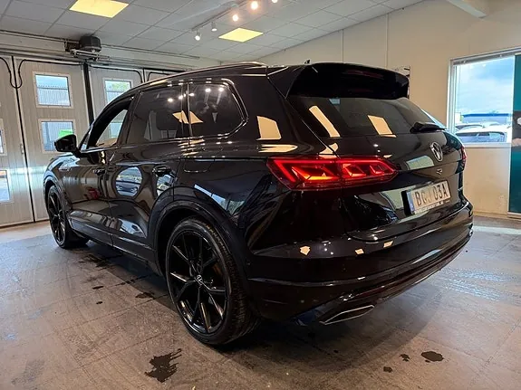 Volkswagen Touareg 2021 photo 3