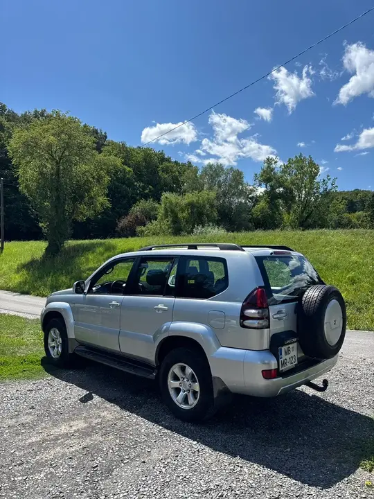 Toyota Land Cruiser 2003 photo 2