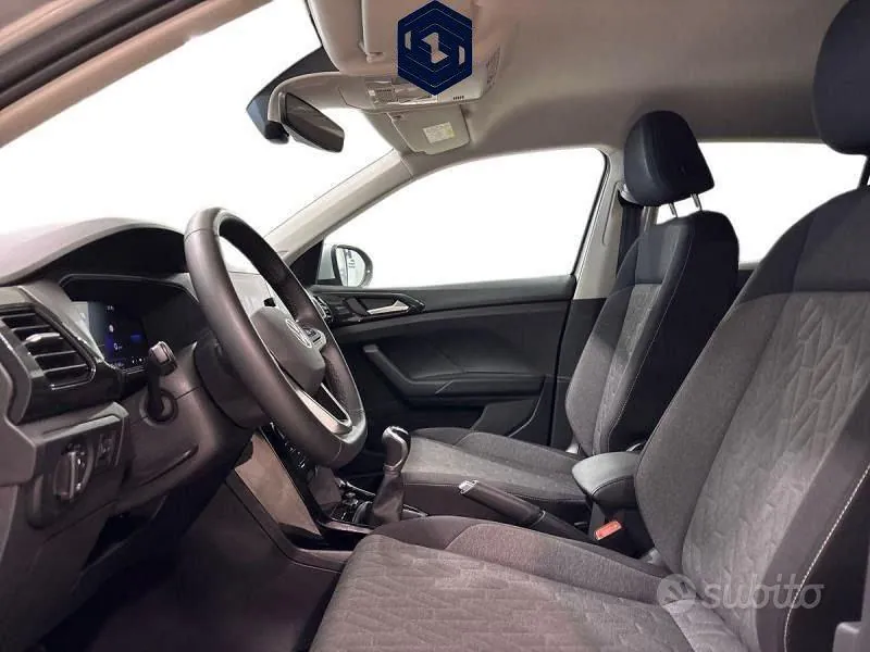 Volkswagen T-Cross 2024 photo 2
