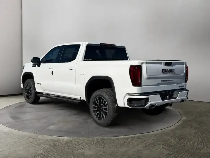 GMC Sierra 1500 2026 photo 3