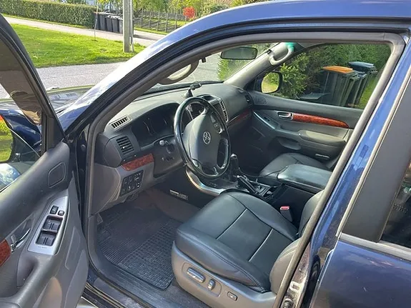 Toyota Land Cruiser 2007 photo 4