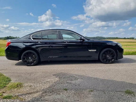 BMW 730 2010 photo 3