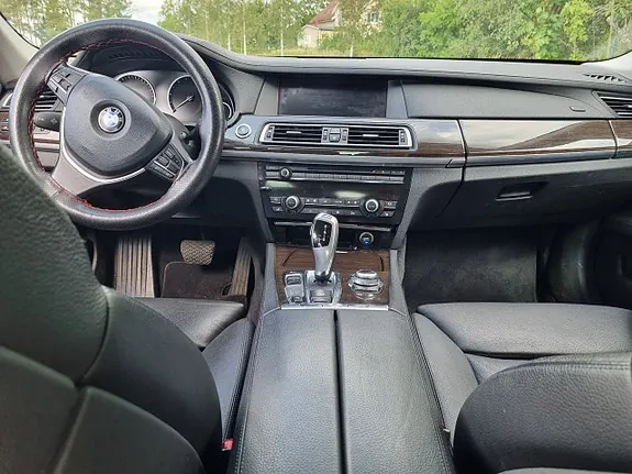 BMW 730 2010 photo 4