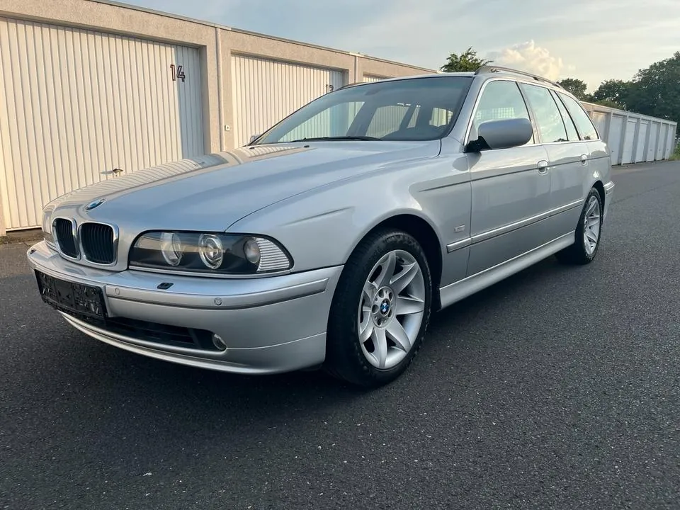 BMW 525I