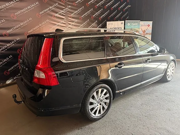 Volvo V70 2012 photo 2